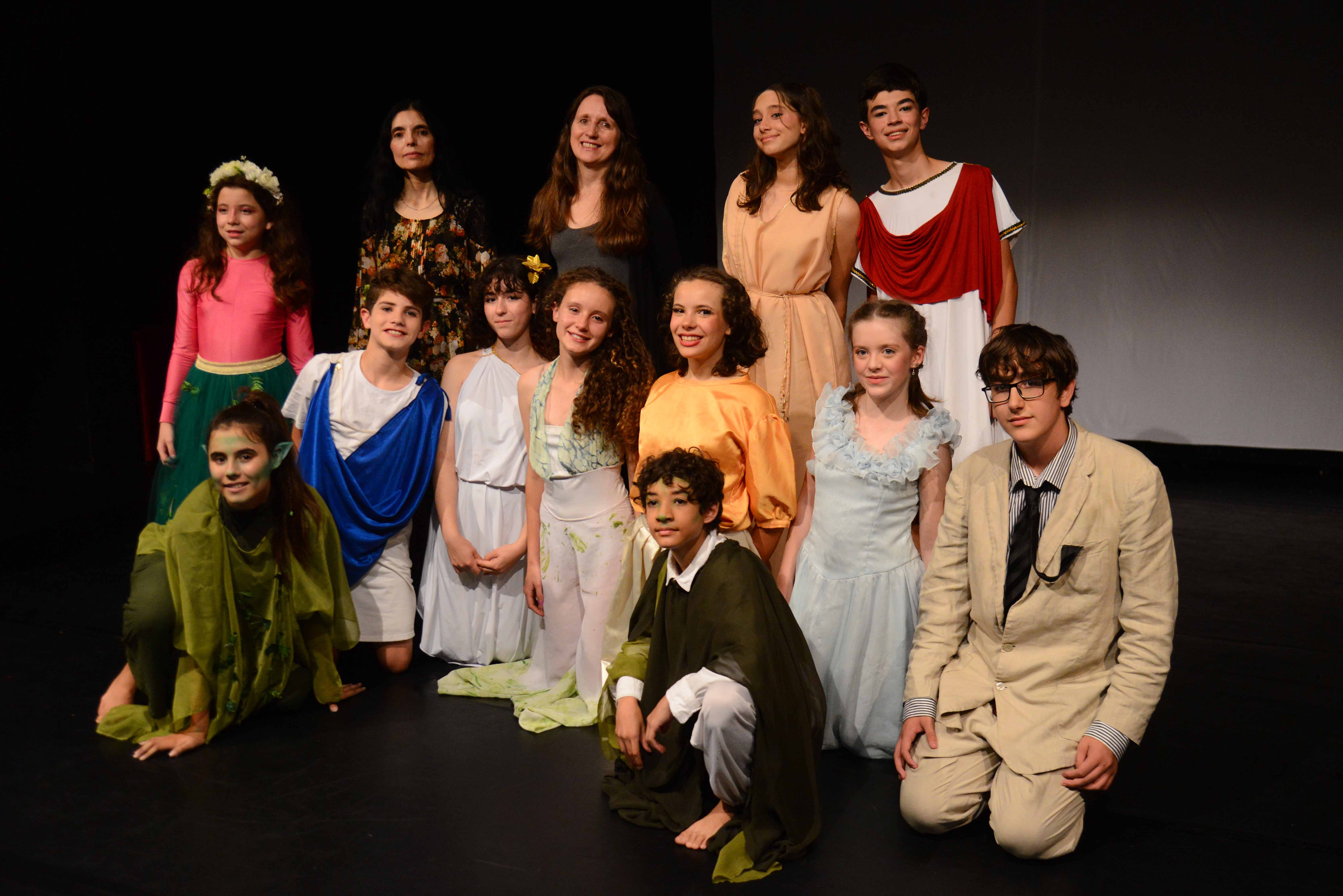 Turma de teatro do Centro Juvenil de Artes Plásticas se apresenta no Miniauditório do Teatro Guaíra