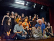 A apresentação contou com a presença ilustre do artista homenageado Hélio Leites, na foto junto ao diretor do CJA, Luiz Gustavo Vidal Pinto, a professora Monica Fernandes e os jovens atores.