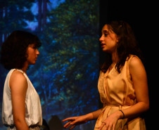 Turma de teatro do Centro Juvenil de Artes Plásticas se apresenta no Miniauditório do Teatro Guaíra