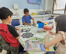 Alunos do Centro Juvenil de Artes Plásticas homenageiam Curitiba nos seus 332 anos Foto: Helena Godoy/SEEC