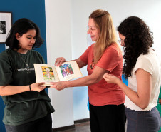 Professora e alunas de desenho avançado do CJAP são selecionadas no Concurso de Ilustração do Sesc. Foto: Anderson Tozato/SEEC