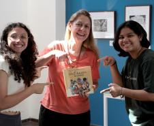 Professora e alunas de desenho avançado do CJAP são selecionadas no Concurso de Ilustração do Sesc. Foto: Anderson Tozato/SEEC