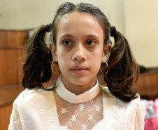 Maria Alice de Almeida, de 12 anos,é Anna Elfrida.