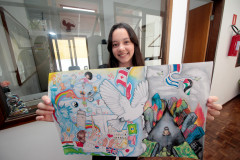 Aluna de desenho do Centro Juvenil de Artes Plásticas é vencedora paranaense de concurso internacional. Anderson Tozato/SEEC