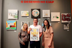 Reconhecimento internacional: desenhos de alunos do Centro Juvenil de Artes Plásticas ilustram calendário tcheco. Foto: Anderson Tozato/SEEC