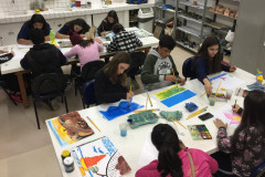 Alunos do Instituto de Educação do Paraná durante curso no Centro Juvenil de Artes.