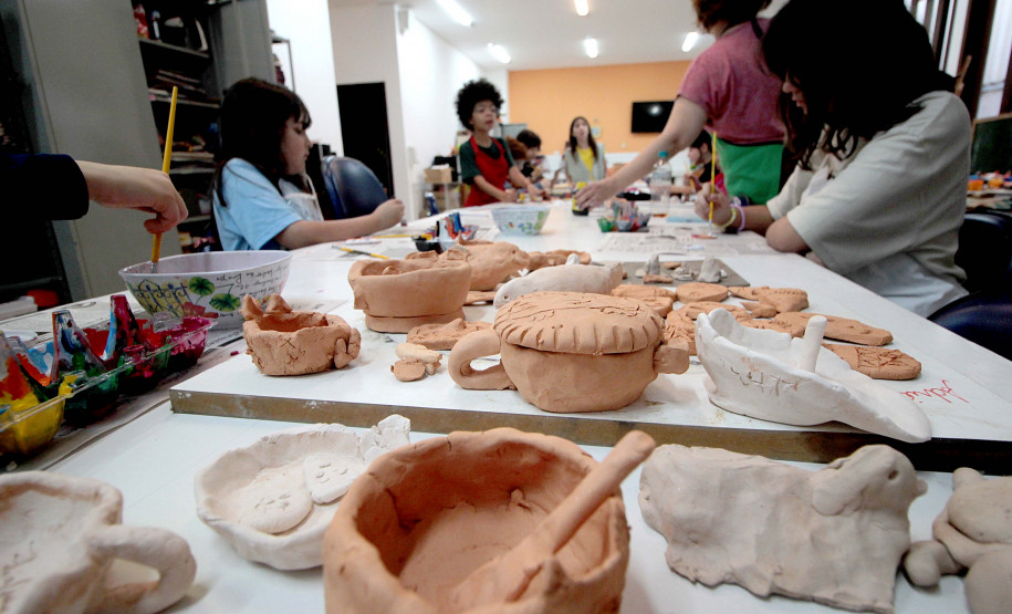 Centro Juvenil de Artes Plásticas abre vagas para oficina de cerâmica. Foto: Anderson Tozato/SEEC