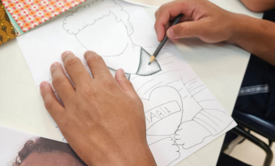 Projeto do Centro Juvenil de Artes Plásticas capacita futuros professores no ensino de artes. Foto: CJAP