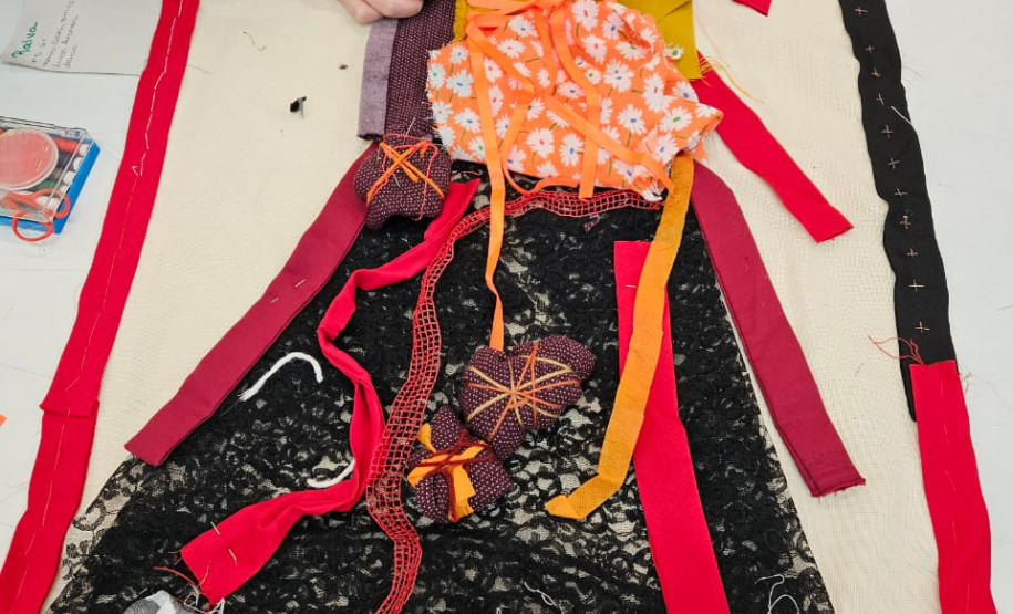 Projeto do Centro Juvenil de Artes Plásticas capacita futuros professores no ensino de artes. Foto: CJAP