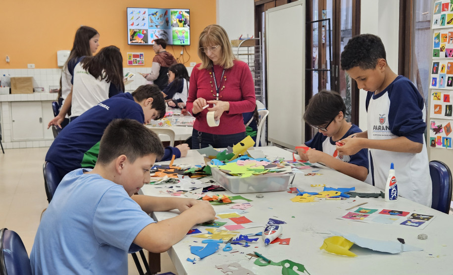 Centro Juvenil de Artes Plásticas oferece vivência artística à escolas. Foto: Helena Godoy/SEEC