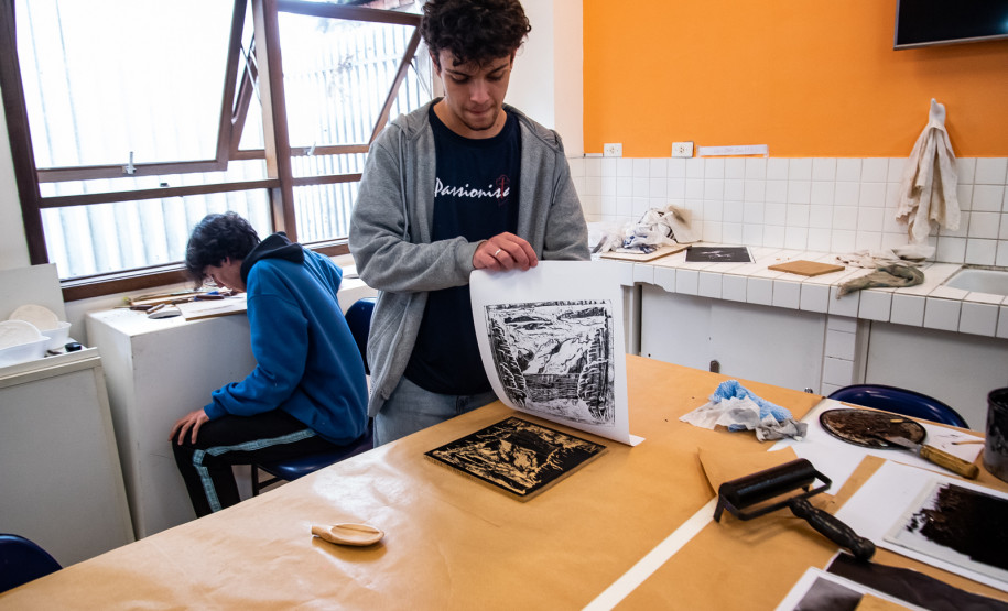 Obras de jovens talentos do CJAP vão compor a exposição de Fernando Calderari. Foto: Kraw Penas/SEEC