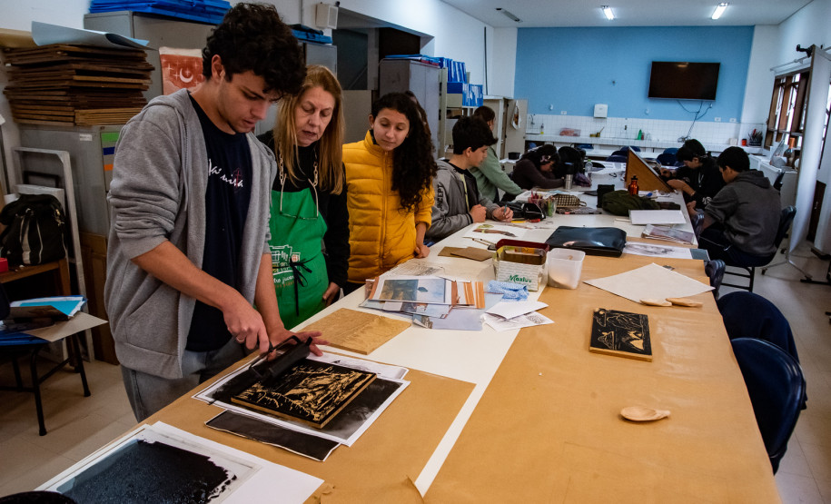 Obras de jovens talentos do CJAP vão compor a exposição de Fernando Calderari. Foto: Kraw Penas/SEEC