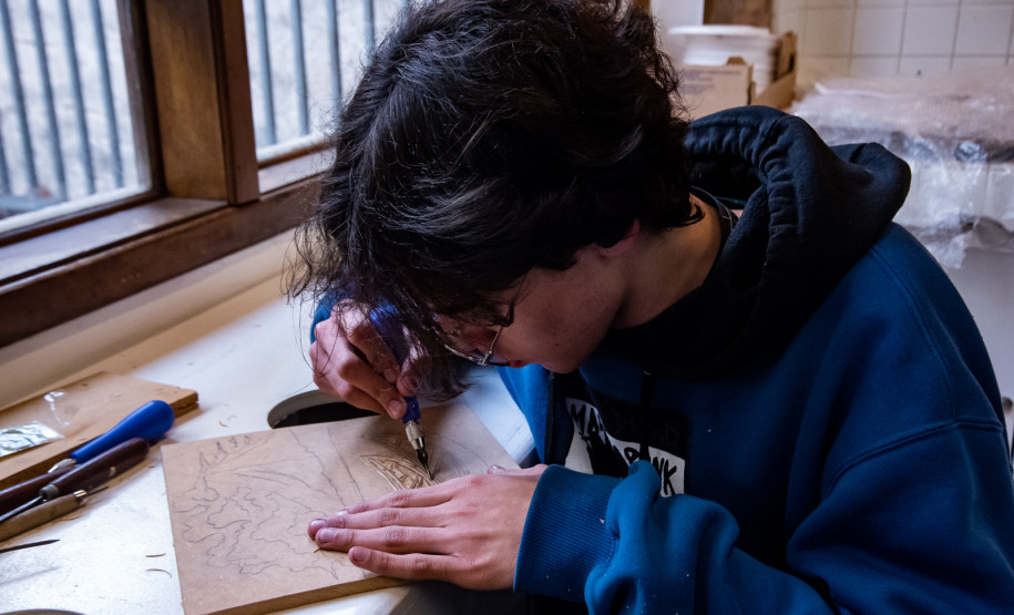 Obras de jovens talentos do CJAP vão compor a exposição de Fernando Calderari. Foto: Kraw Penas/SEEC