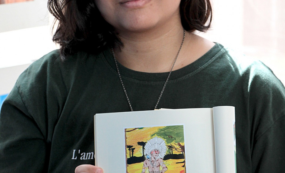 Professora e alunas de desenho avançado do CJAP são selecionadas no Concurso de Ilustração do Sesc. Foto: Anderson Tozato/SEEC