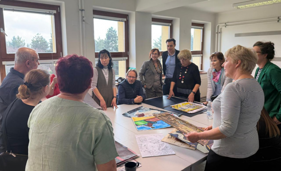 Diretor do Centro Juvenil de Artes Plásticas do Paraná integra júri de concurso internacional de arte infantil. Foto: Divulgação