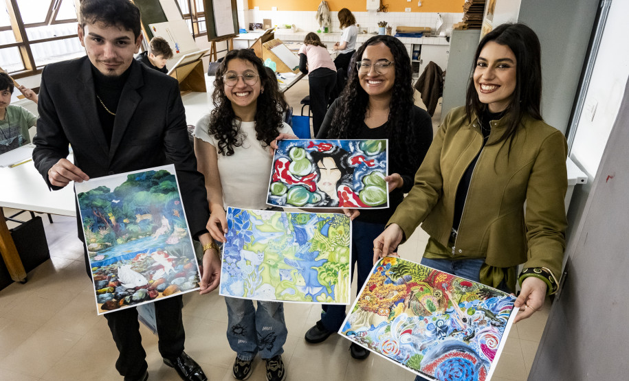 Alunos do Centro Juvenil de Artes Plásticas são classificados em concurso da Polônia. Fotos: Kraw Penas/SEEC