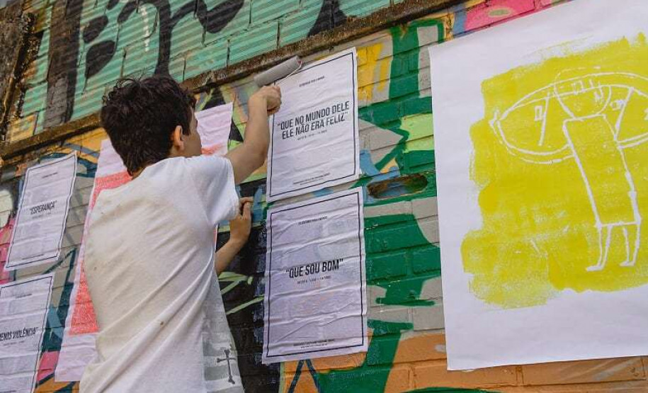 Ação Transforme Sorrisos O projeto também realizou, em 2018, a colagem de lambe-lambe pela cidade.
