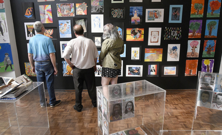 Exposição de encerramento de cursos do Centro Juvenil de Artes Plásticas (CJAP) em dezembro de 2018.