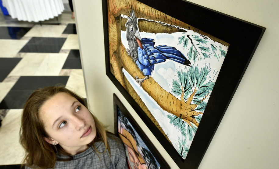 Maria Clara Patzsch, terceira colocada na categoria Juvenil do Concurso de Desenho do Centro Juvenil de Artes. Curitiba, 12 de novembro de 2019.