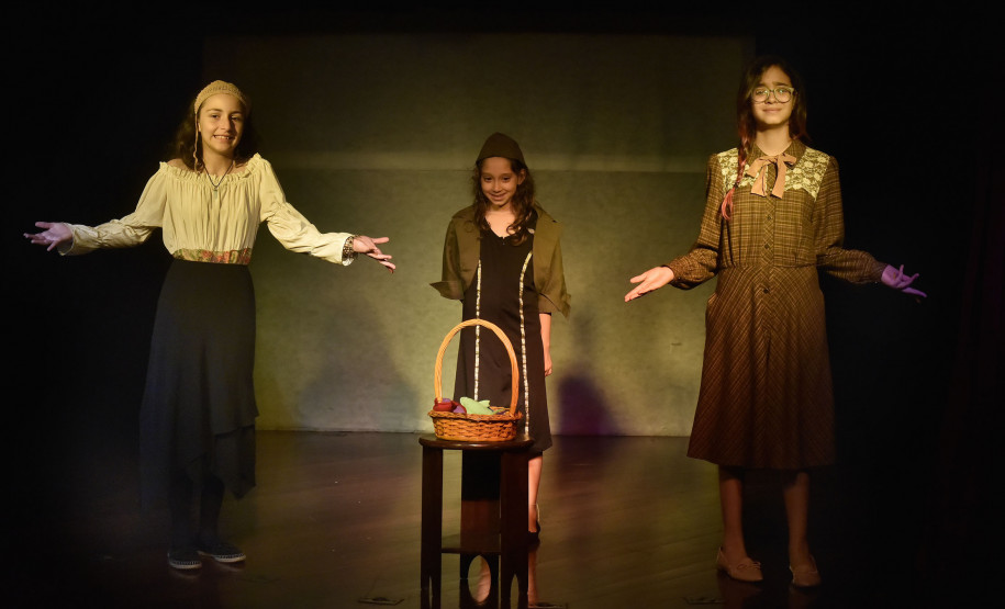 A vida de Guido Viaro encenada por crianças no Centro Juvenil de Artes