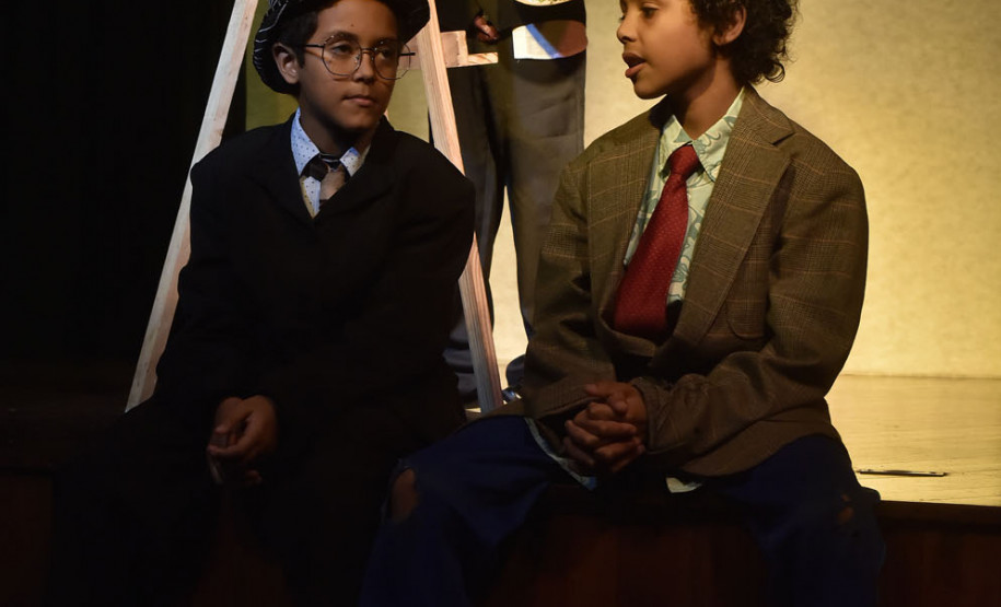 A vida de Guido Viaro encenada por crianças no Centro Juvenil de Artes