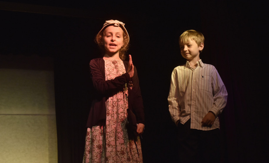 A vida de Guido Viaro encenada por crianças no Centro Juvenil de Artes